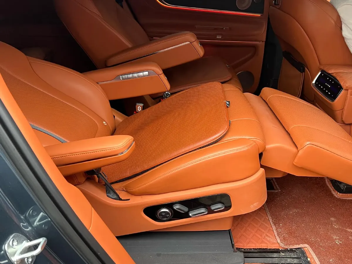 2024 AITO AITO M9 1.5T 152HP L4 REEV 42KWH,autocango,china used car exporter,china ev exporter,chinese used car exporter,chinese used ev exporter