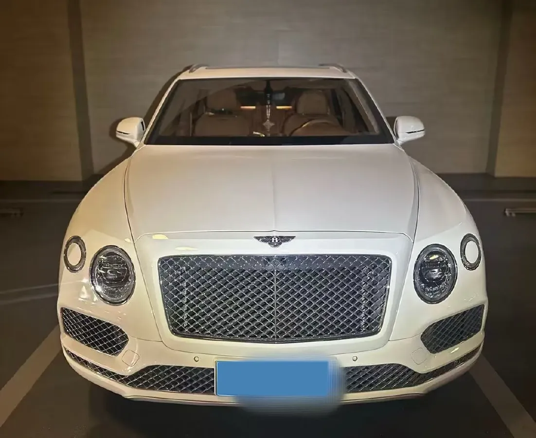 2018 Bentley Bentayga 4.0T 550HP V8 8AT,autocango,china used car exporter,china ev exporter,chinese used car exporter,chinese used ev exporter