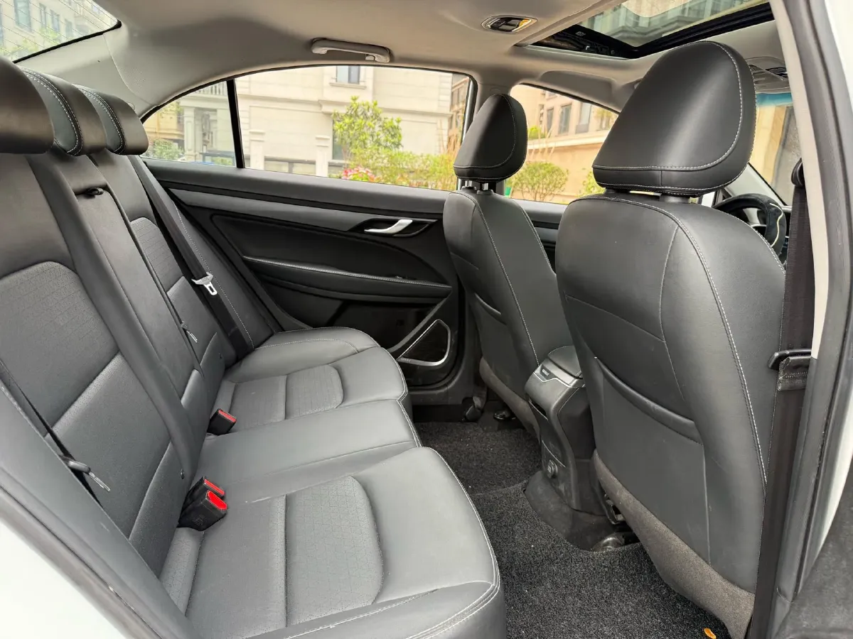 2021 Geely Emgrand 1.5L 109HP L4 CVT,autocango,china used car exporter,china ev exporter,chinese used car exporter,chinese used ev exporter