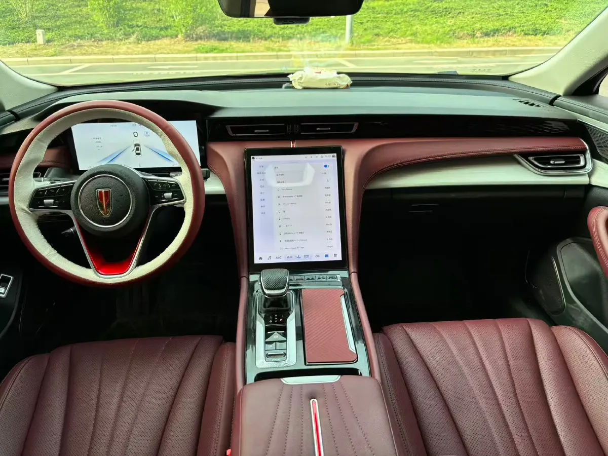 2025 HongQi H5 1.5T 169HP L4 1DHT Hybrid,autocango,china used car exporter,china ev exporter,chinese used car exporter,chinese used ev exporter