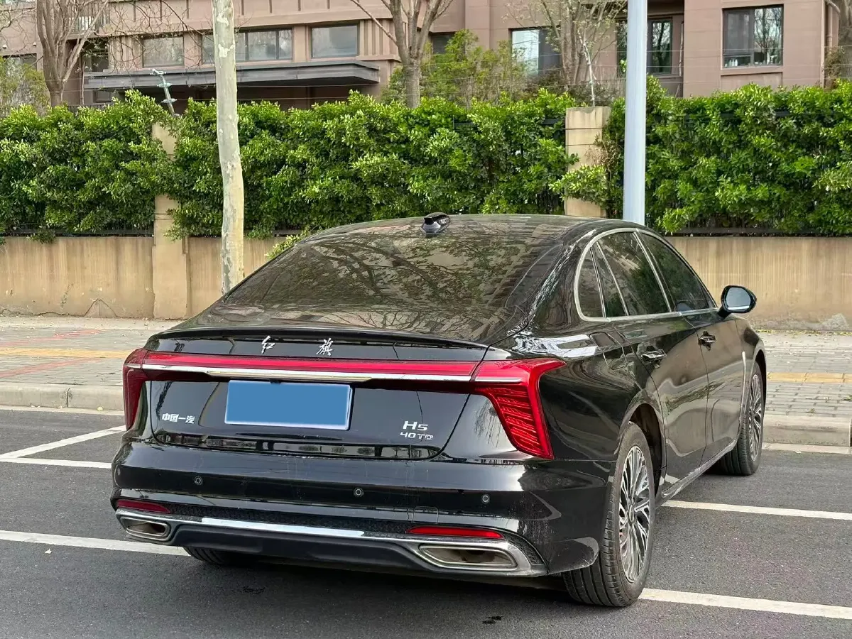 2025 HongQi H5 1.5T 169HP L4 1DHT Hybrid,autocango,china used car exporter,china ev exporter,chinese used car exporter,chinese used ev exporter