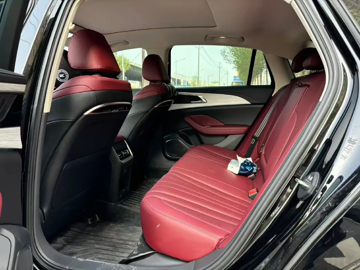 2025 HongQi H5 1.5T 169HP L4 1DHT Hybrid,autocango,china used car exporter,china ev exporter,chinese used car exporter,chinese used ev exporter