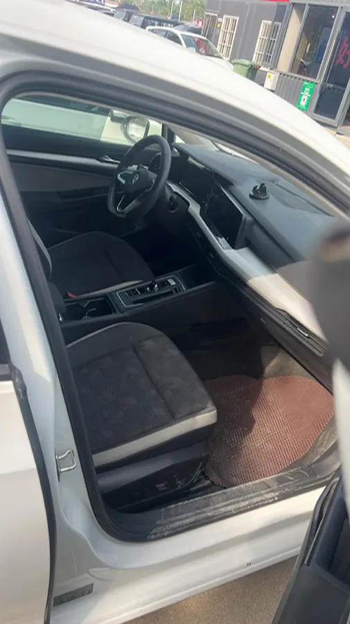 2023 Volkswagen Golf 1.2T 116HP L4 7DCT,autocango,china used car exporter,china ev exporter,chinese used car exporter,chinese used ev exporter