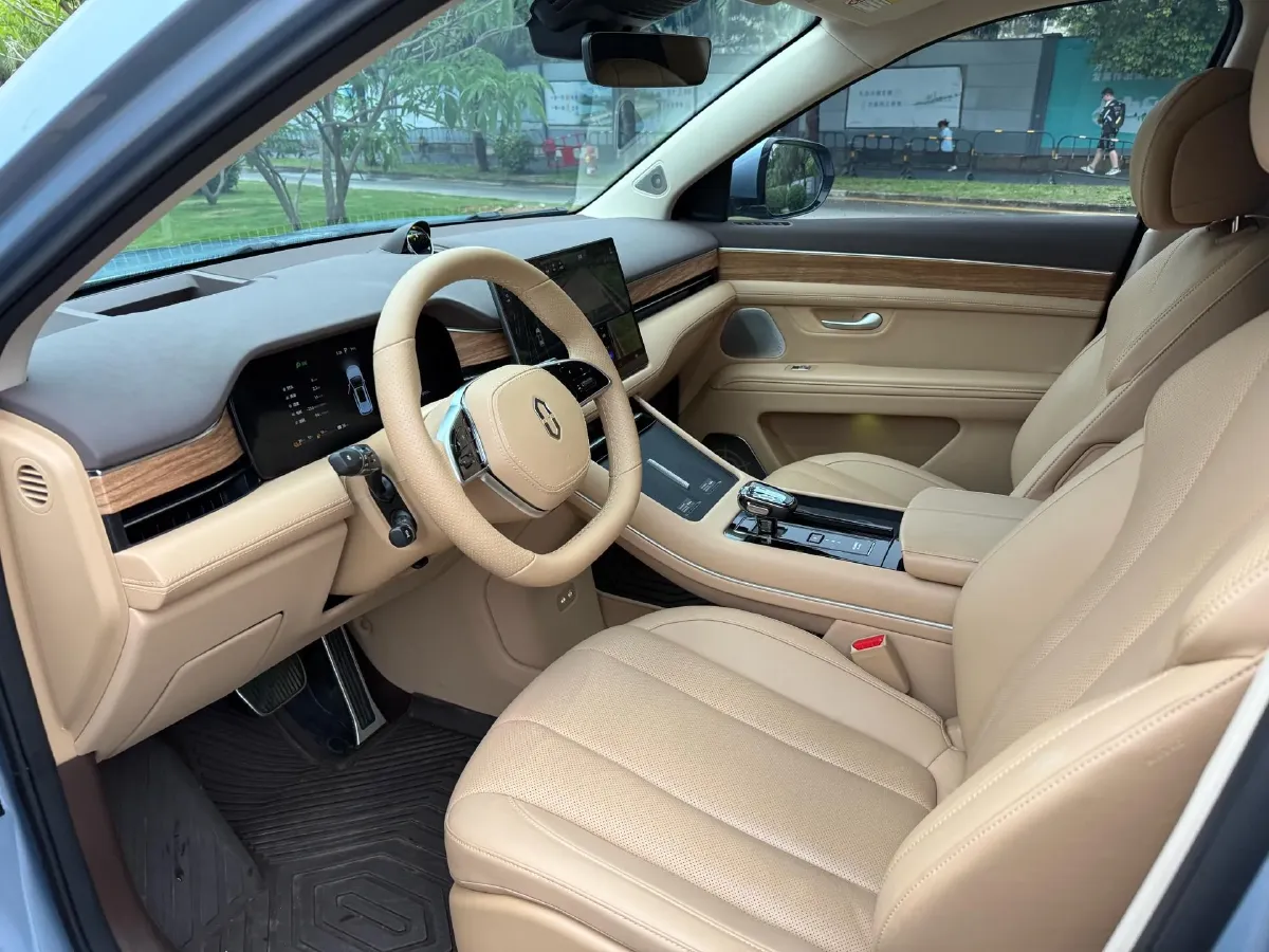 2024 AITO AITO M7 1.5T 152HP L4 REEV 42KWH,autocango,china used car exporter,china ev exporter,chinese used car exporter,chinese used ev exporter