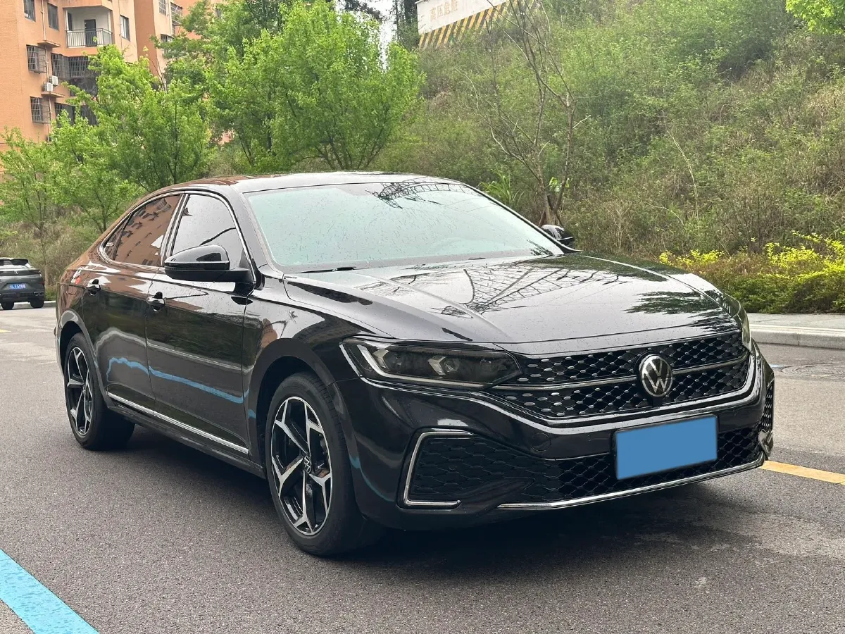 2025 Volkswagen Passat 2.0T 186HP L4 7DCT,autocango,china used car exporter,china ev exporter,chinese used car exporter,chinese used ev exporter
