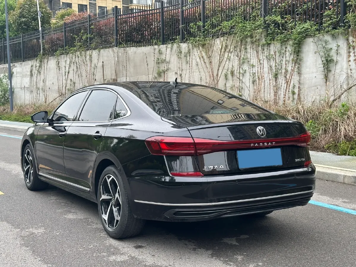 2025 Volkswagen Passat 2.0T 186HP L4 7DCT,autocango,china used car exporter,china ev exporter,chinese used car exporter,chinese used ev exporter
