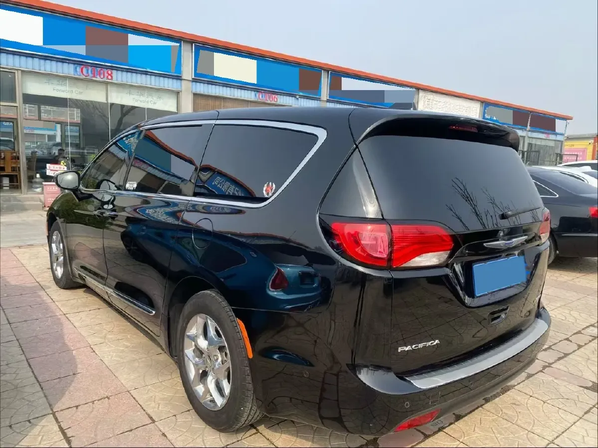 2017 Chrysler Pacifica 3.6L 279HP V6 9AT,autocango,china used car exporter,china ev exporter,chinese used car exporter,chinese used ev exporter