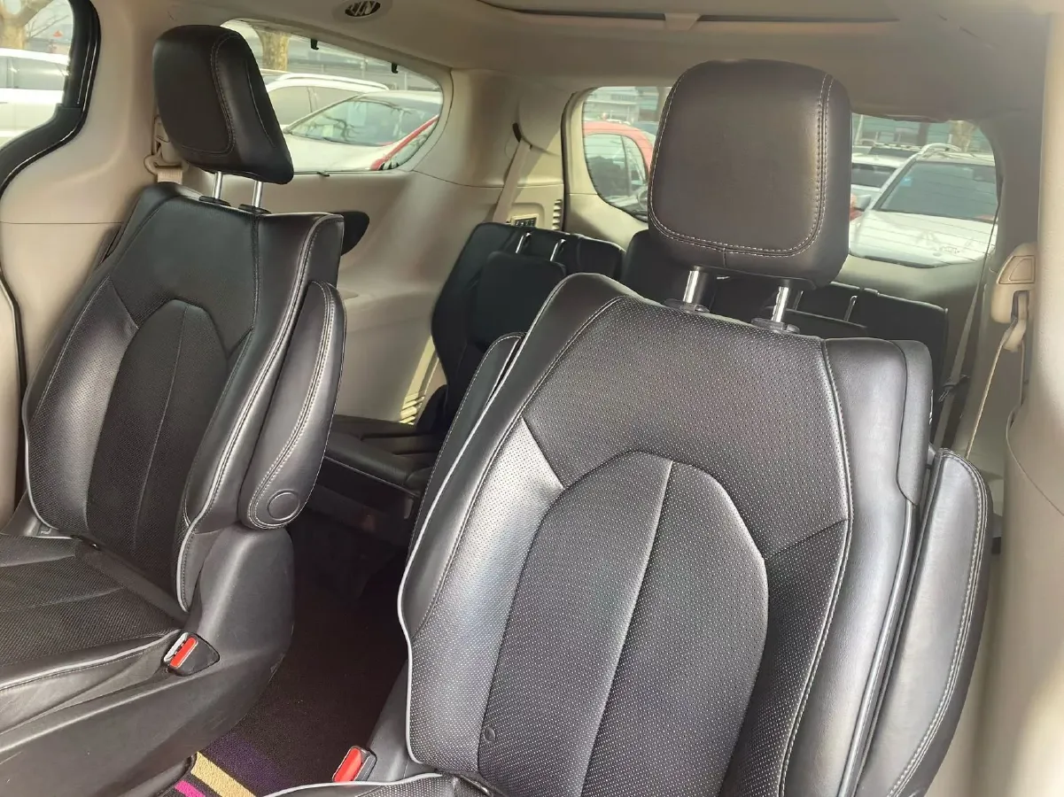 2017 Chrysler Pacifica 3.6L 279HP V6 9AT,autocango,china used car exporter,china ev exporter,chinese used car exporter,chinese used ev exporter