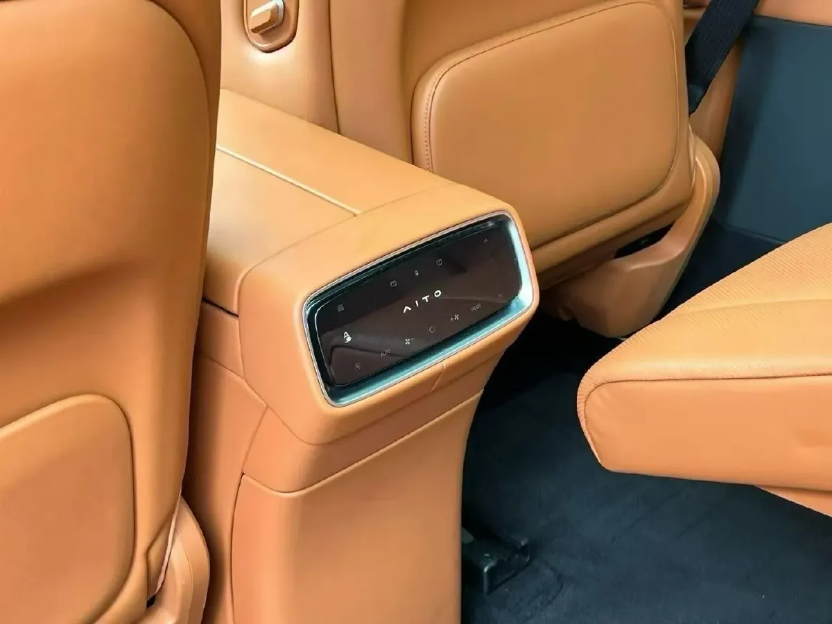 2024 AITO AITO M9 1.5T 152HP L4 REEV 42KWH,autocango,china used car exporter,china ev exporter,chinese used car exporter,chinese used ev exporter