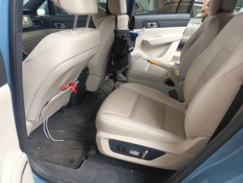 2021 Li ONE Range Extended 131HP REEV 40.5KWH,autocango,china used car exporter,china ev exporter,chinese used car exporter,chinese used ev exporter