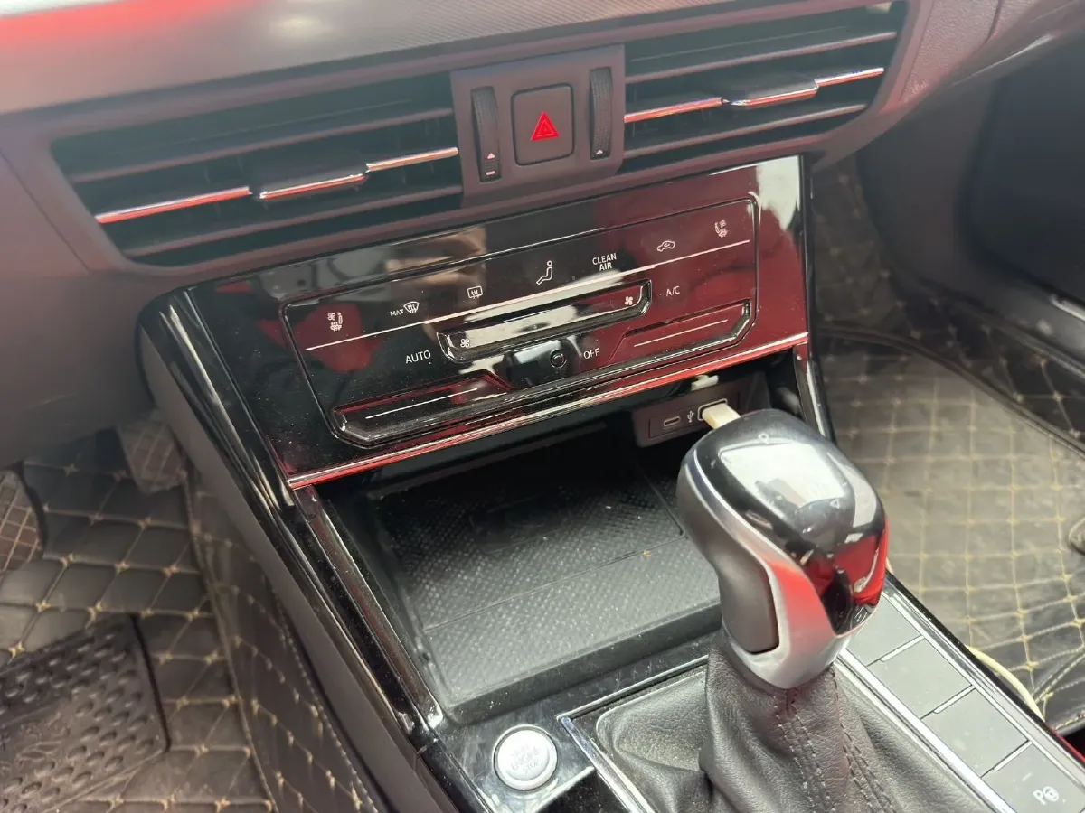 2023 Volkswagen Passat 2.0T 186HP L4 7DCT,autocango,china used car exporter,china ev exporter,chinese used car exporter,chinese used ev exporter