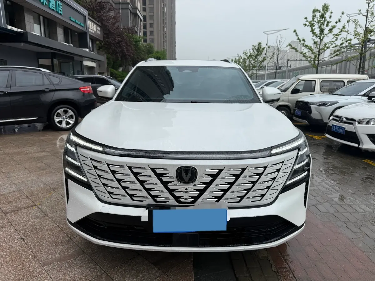 2025 ChangAn CS75 Plus 2.0T 233HP L4 8AT,autocango,china used car exporter,china ev exporter,chinese used car exporter,chinese used ev exporter