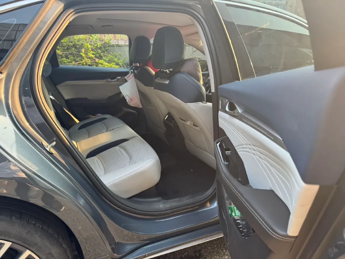 2021 Geely Preface 2.0T 190HP L4 7DCT,autocango,china used car exporter,china ev exporter,chinese used car exporter,chinese used ev exporter