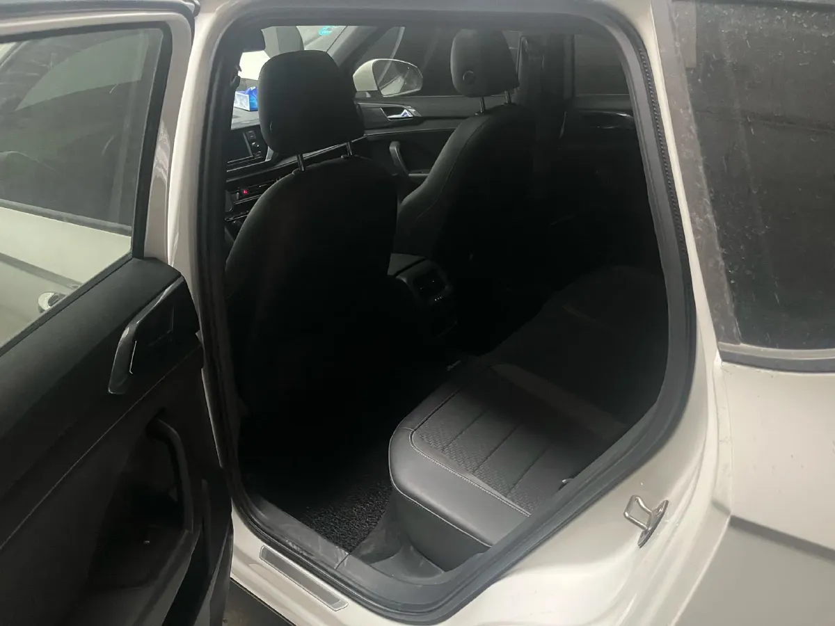 2019 MINI MINI 1.5T 102HP L3 7DCT,autocango,china used car exporter,china ev exporter,chinese used car exporter,chinese used ev exporter