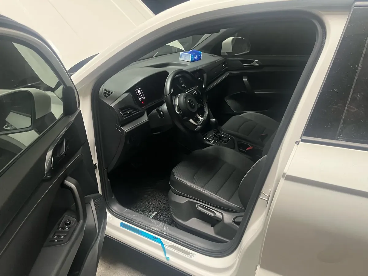 2019 MINI MINI 1.5T 102HP L3 7DCT,autocango,china used car exporter,china ev exporter,chinese used car exporter,chinese used ev exporter