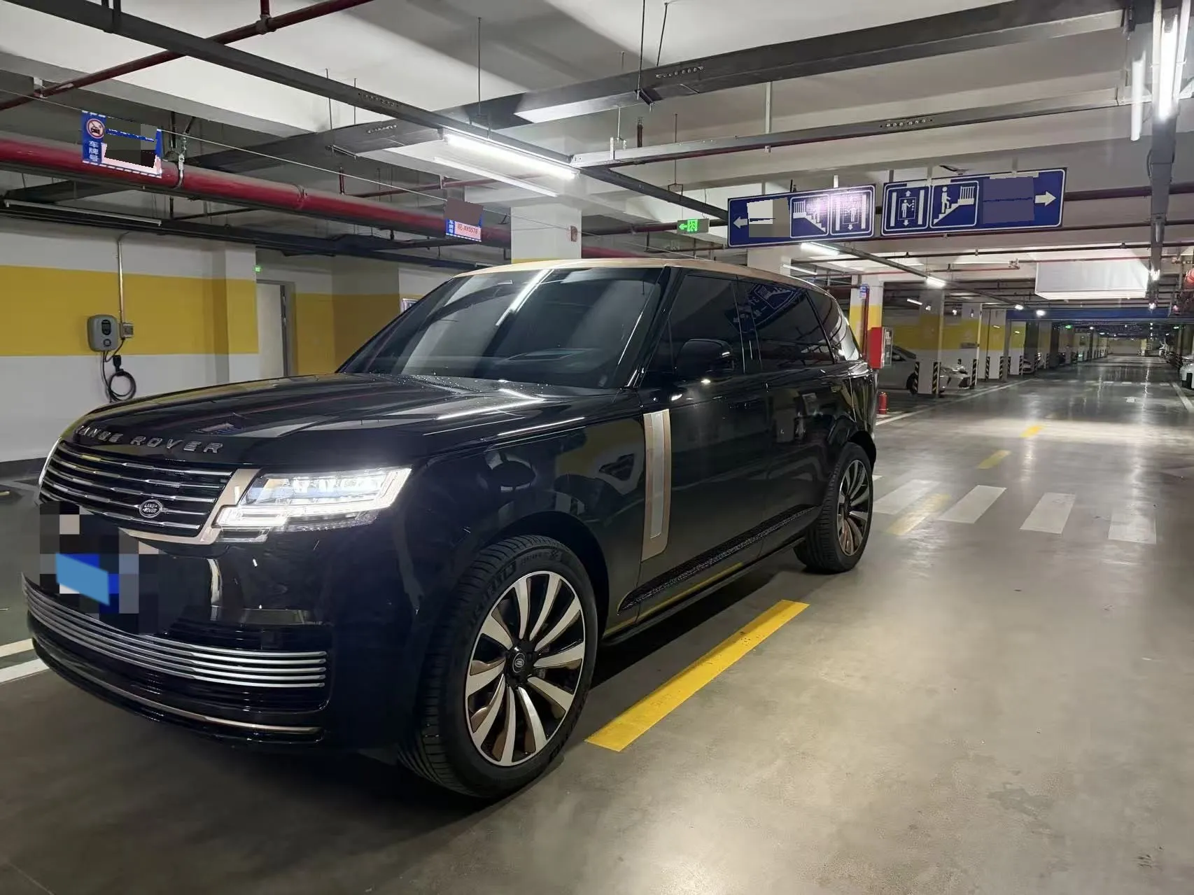 2025 Land Rover Range Rover 3.0T 400HP L6 8AT