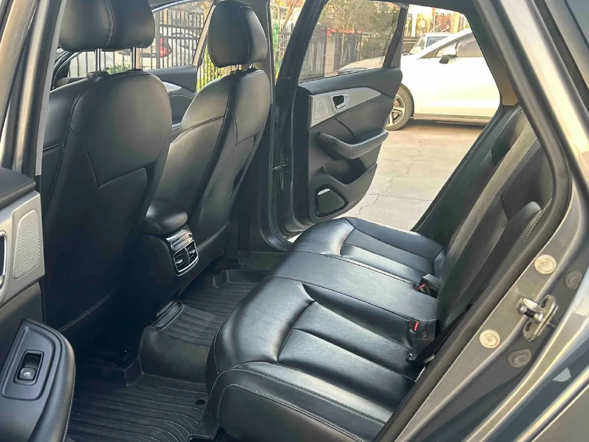 2020 Roewe i6 MAX 1.5T 169HP L4 AMT PHEV,autocango,china used car exporter,china ev exporter,chinese used car exporter,chinese used ev exporter