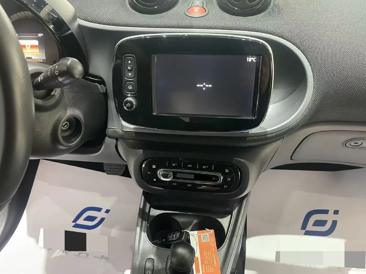 2016 Smart smart fortwo 0.9T 90HP L3 6DCT,autocango,china used car exporter,china ev exporter,chinese used car exporter,chinese used ev exporter