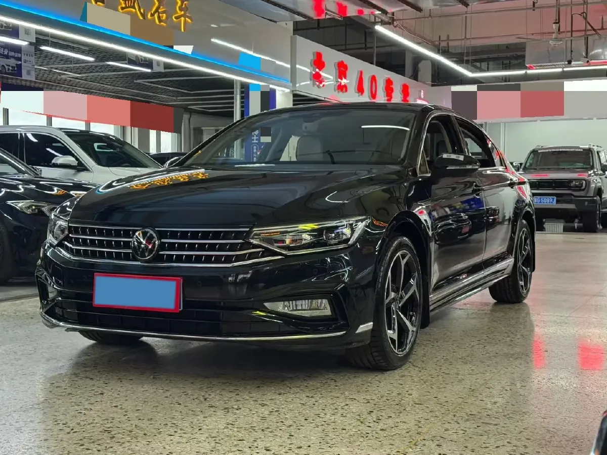 2023 Volkswagen Magotan 2.0T 186HP L4 7DCT,autocango,china used car exporter,china ev exporter,chinese used car exporter,chinese used ev exporter