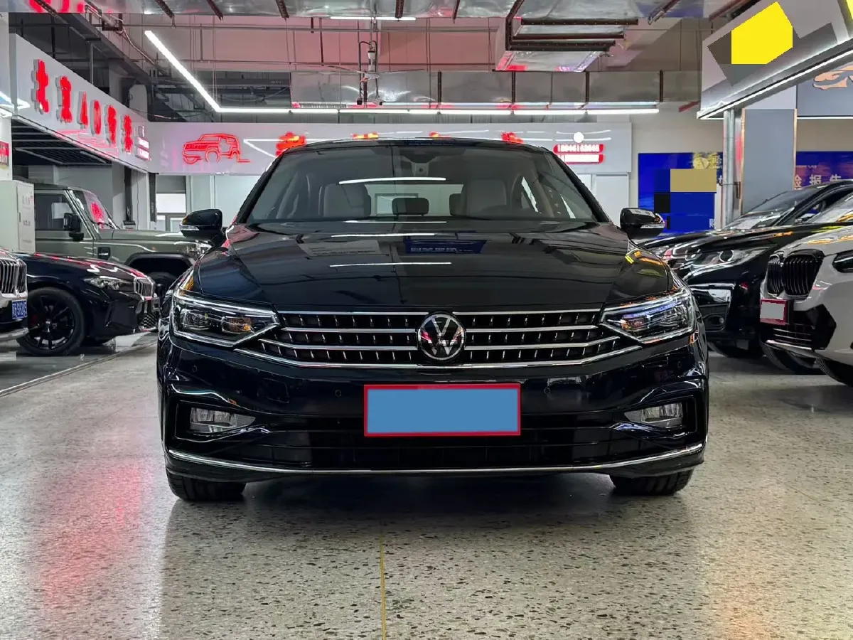 2023 Volkswagen Magotan 2.0T 186HP L4 7DCT,autocango,china used car exporter,china ev exporter,chinese used car exporter,chinese used ev exporter