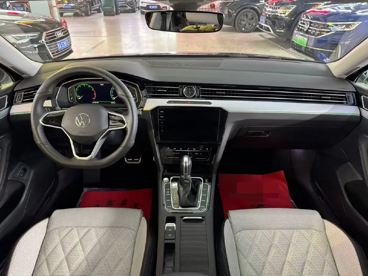 2023 Volkswagen Magotan 2.0T 186HP L4 7DCT,autocango,china used car exporter,china ev exporter,chinese used car exporter,chinese used ev exporter