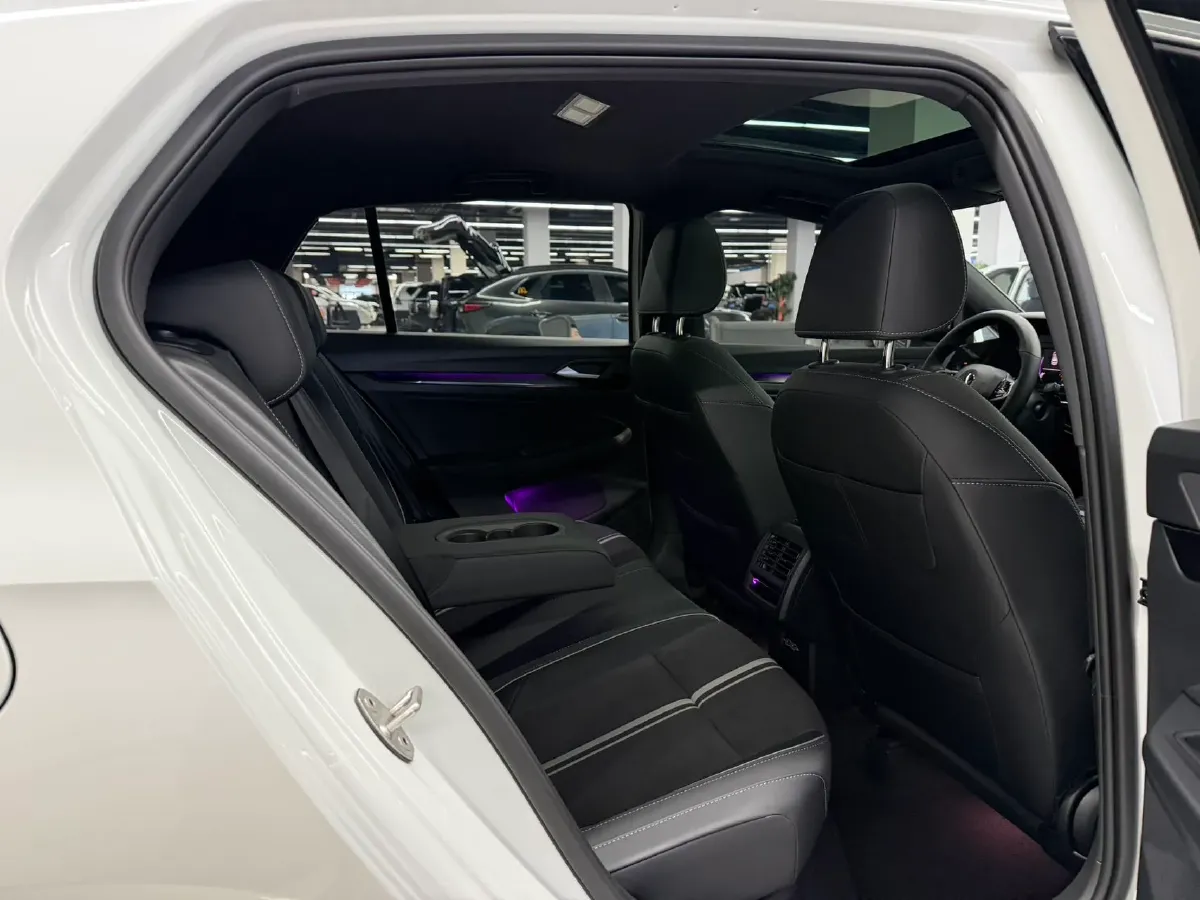 2023 Volkswagen Golf 1.4T 150HP L4 7DCT,autocango,china used car exporter,china ev exporter,chinese used car exporter,chinese used ev exporter