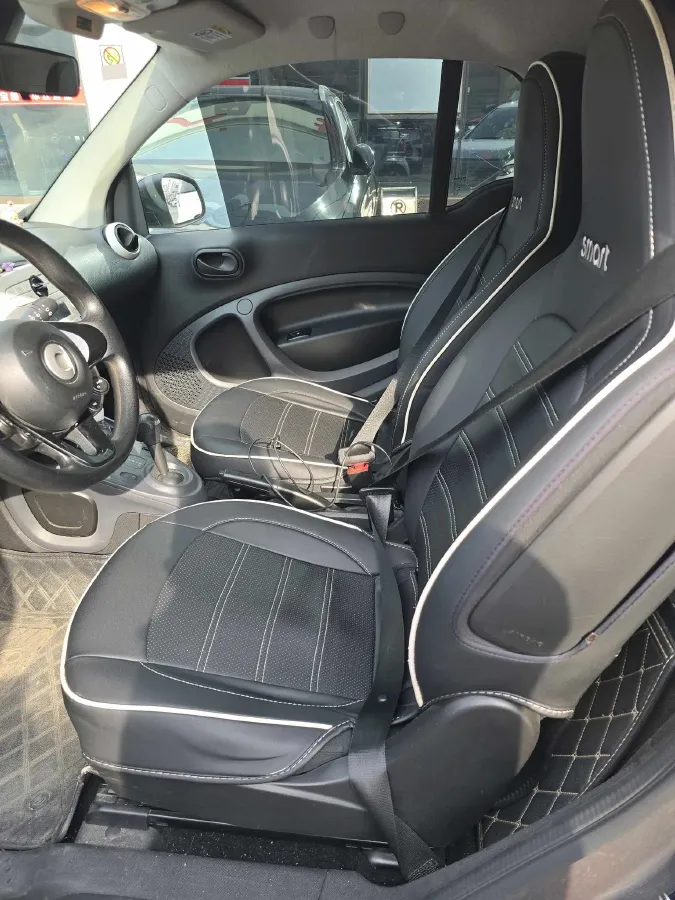 2015 Smart smart fortwo 1.0L 71HP L3 5AMT,autocango,china used car exporter,china ev exporter,chinese used car exporter,chinese used ev exporter