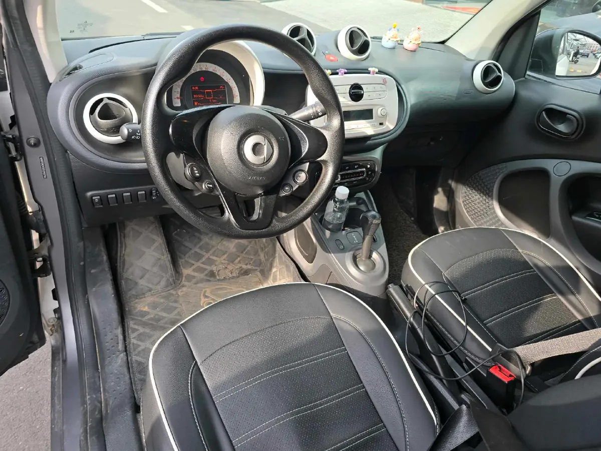 2015 Smart smart fortwo 1.0L 71HP L3 5AMT,autocango,china used car exporter,china ev exporter,chinese used car exporter,chinese used ev exporter