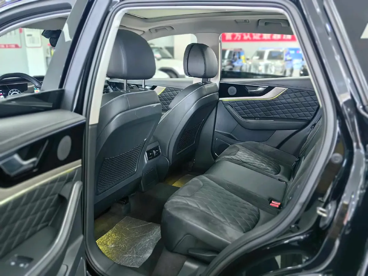 2019 HongQi HS5 2.0T 224HP L4 6AT,autocango,china used car exporter,china ev exporter,chinese used car exporter,chinese used ev exporter