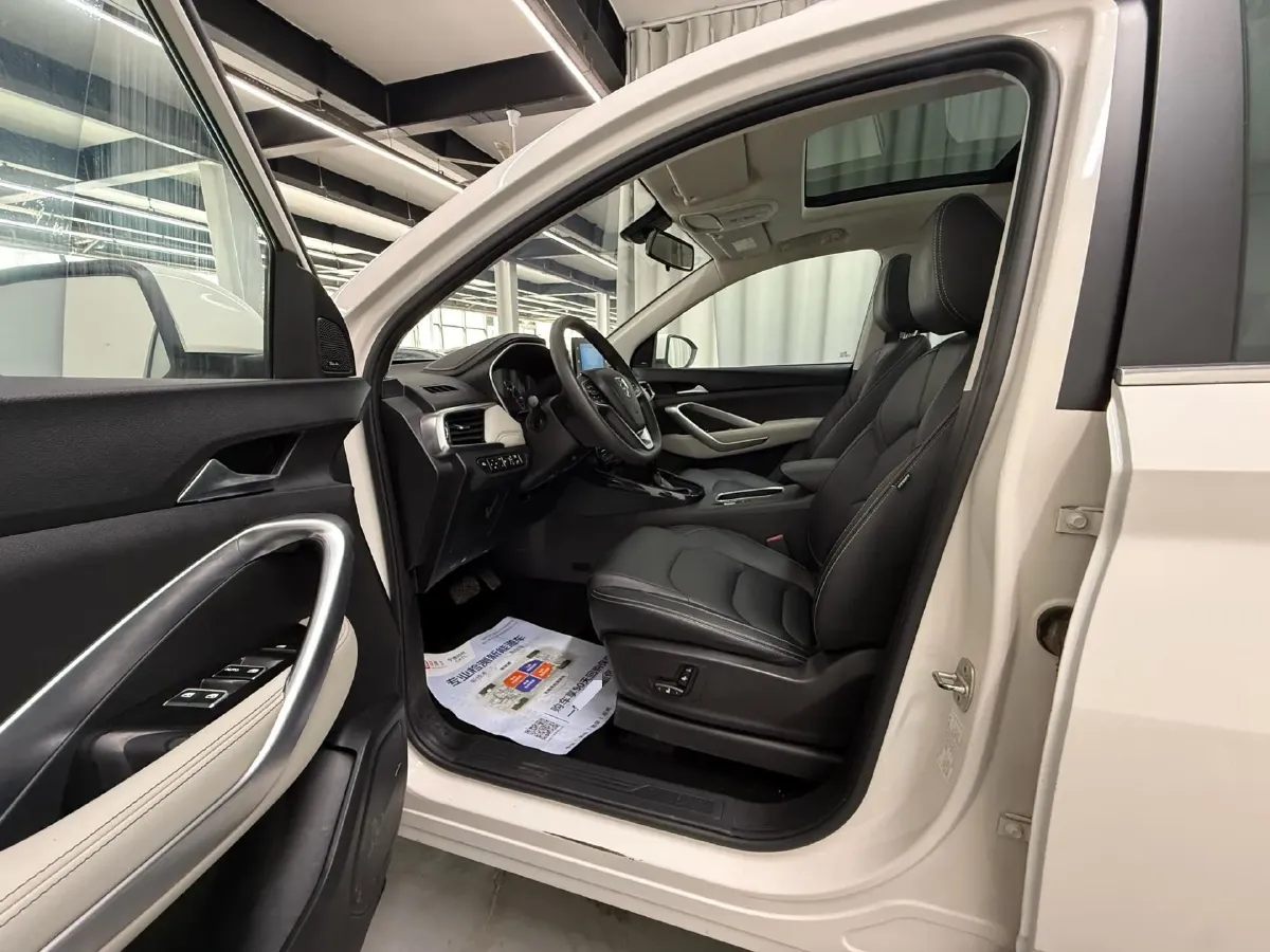 2019 BaoJun 530 1.5T 151HP L4 CVT,autocango,china used car exporter,china ev exporter,chinese used car exporter,chinese used ev exporter