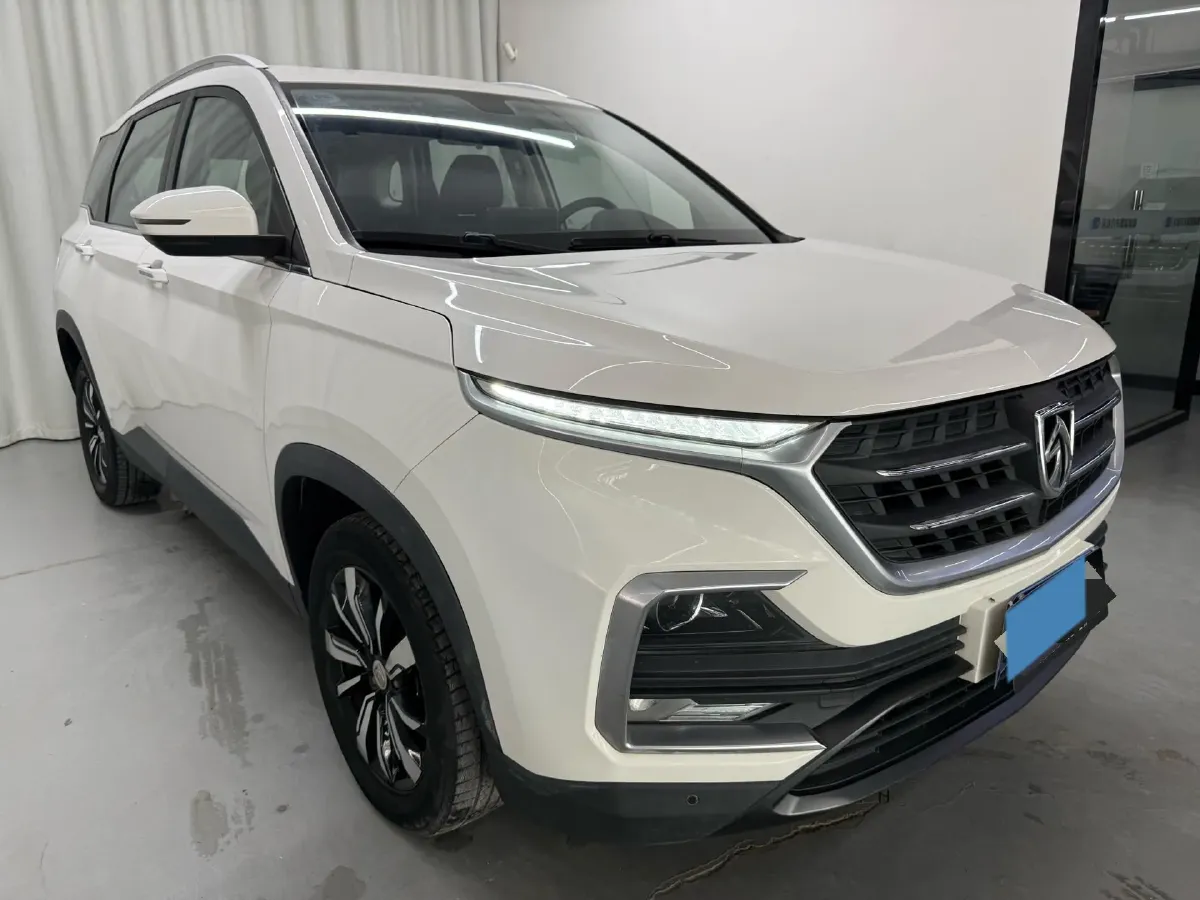 2019 BaoJun 530 1.5T 151HP L4 CVT,autocango,china used car exporter,china ev exporter,chinese used car exporter,chinese used ev exporter