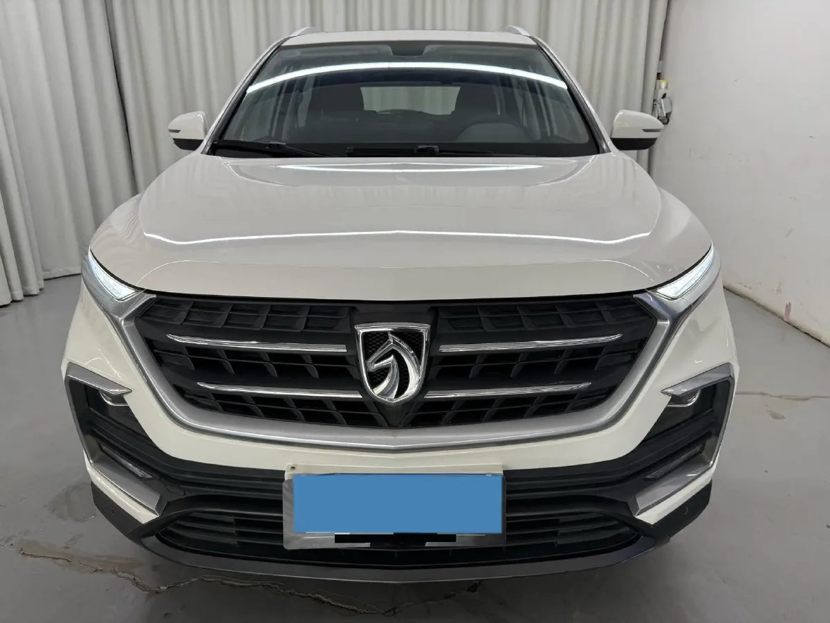 2019 BaoJun 530 1.5T 151HP L4 CVT,autocango,china used car exporter,china ev exporter,chinese used car exporter,chinese used ev exporter
