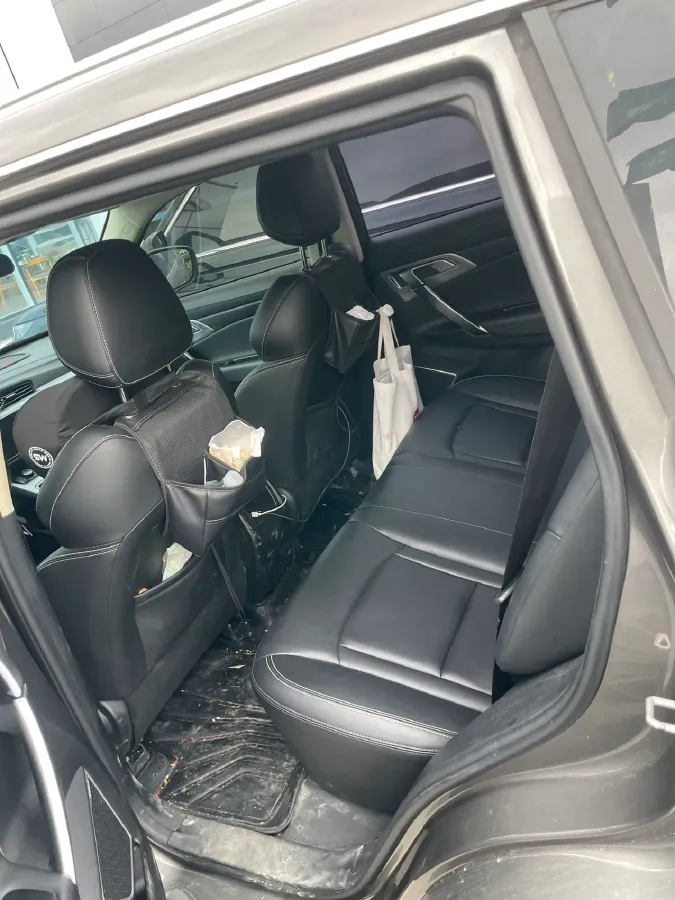 2020 Roewe i6 1.5T 169HP L4 7DCT,autocango,china used car exporter,china ev exporter,chinese used car exporter,chinese used ev exporter