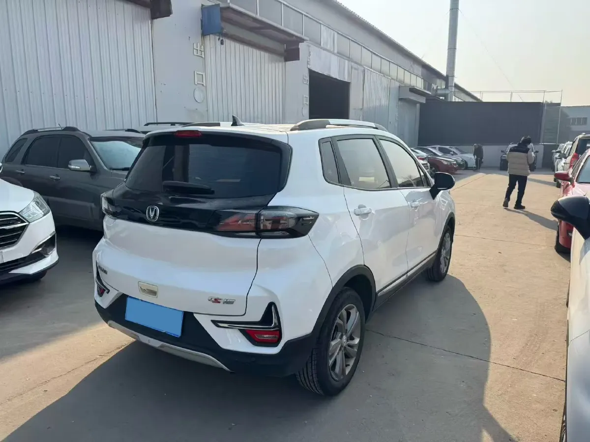 2021 ChangAn CS15 1.5L 107HP L4 5MT,autocango,china used car exporter,china ev exporter,chinese used car exporter,chinese used ev exporter