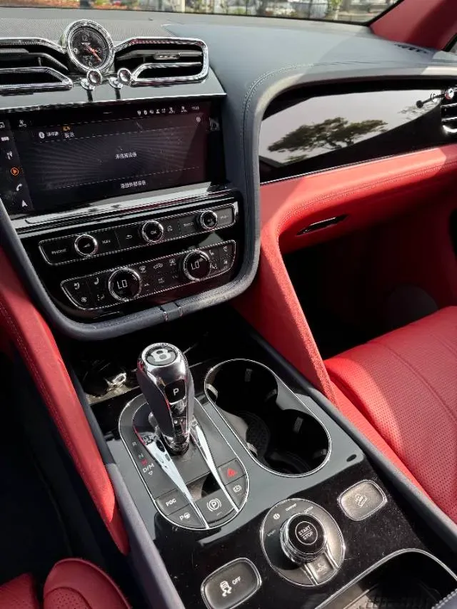 2021 Bentley Bentayga 3.0T 340HP V6 8AT PHEV 17.3KWH,autocango,china used car exporter,china ev exporter,chinese used car exporter,chinese used ev exporter