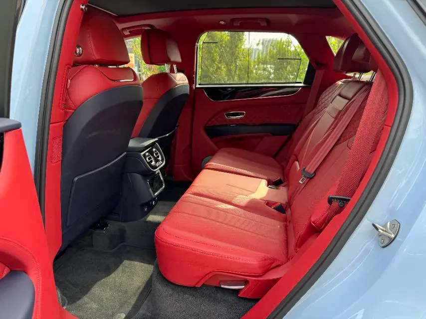 2021 Bentley Bentayga 3.0T 340HP V6 8AT PHEV 17.3KWH,autocango,china used car exporter,china ev exporter,chinese used car exporter,chinese used ev exporter