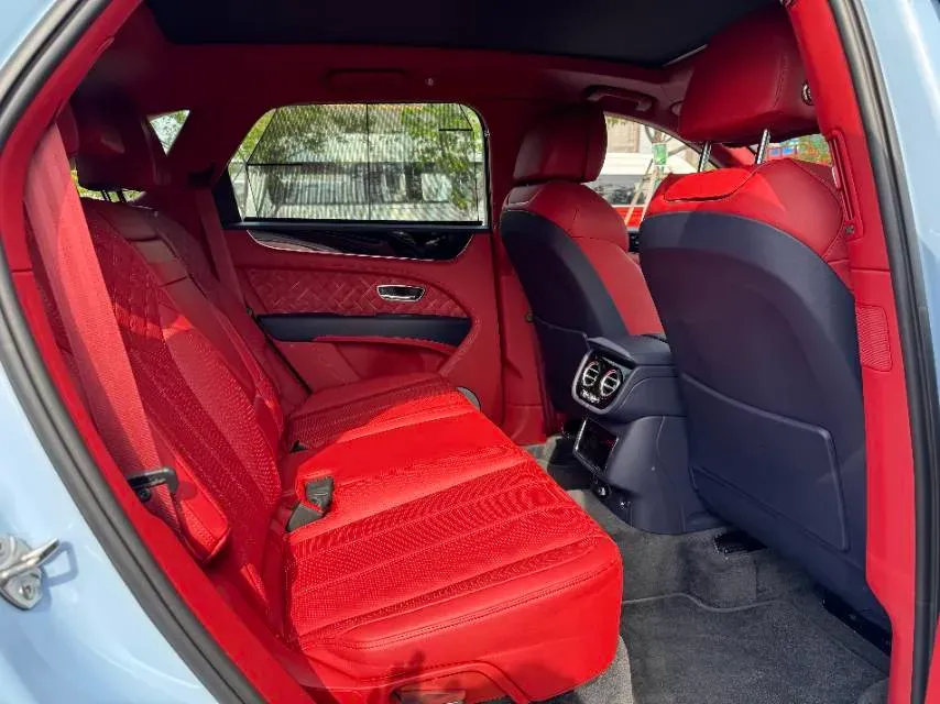 2021 Bentley Bentayga 3.0T 340HP V6 8AT PHEV 17.3KWH,autocango,china used car exporter,china ev exporter,chinese used car exporter,chinese used ev exporter