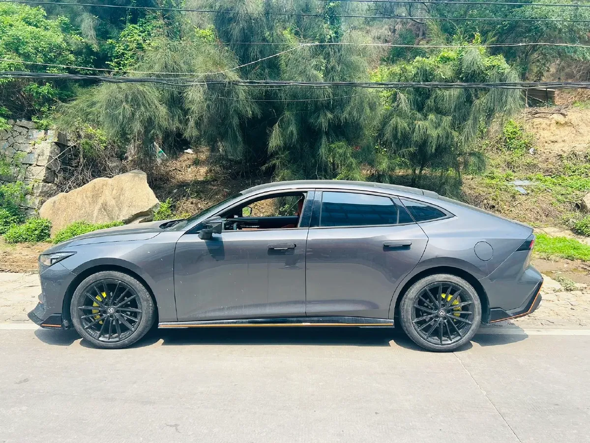 2022 ChangAn UNI-V 1.5T 188HP L4 7DCT,autocango,china used car exporter,china ev exporter,chinese used car exporter,chinese used ev exporter