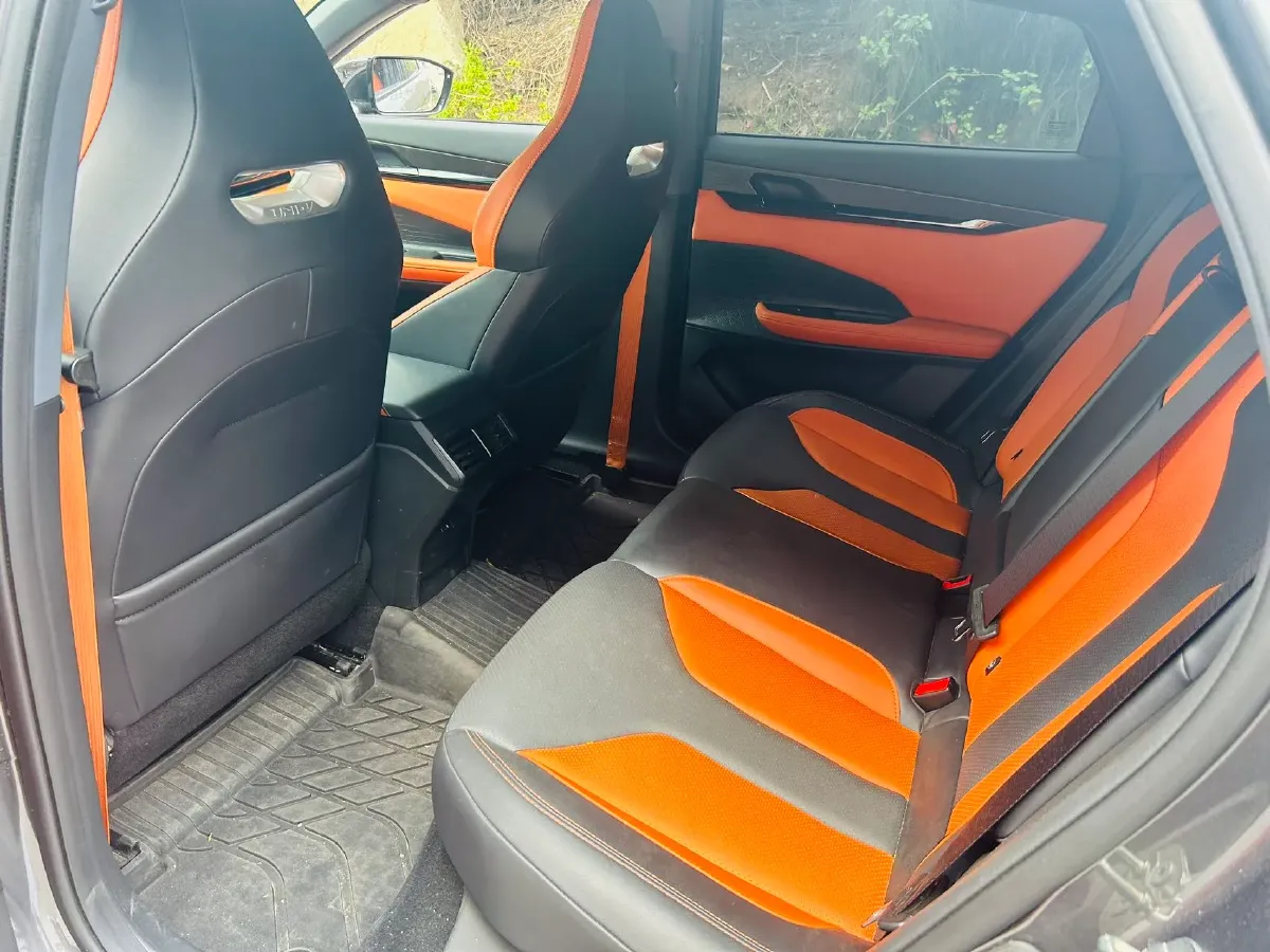 2022 ChangAn UNI-V 1.5T 188HP L4 7DCT,autocango,china used car exporter,china ev exporter,chinese used car exporter,chinese used ev exporter