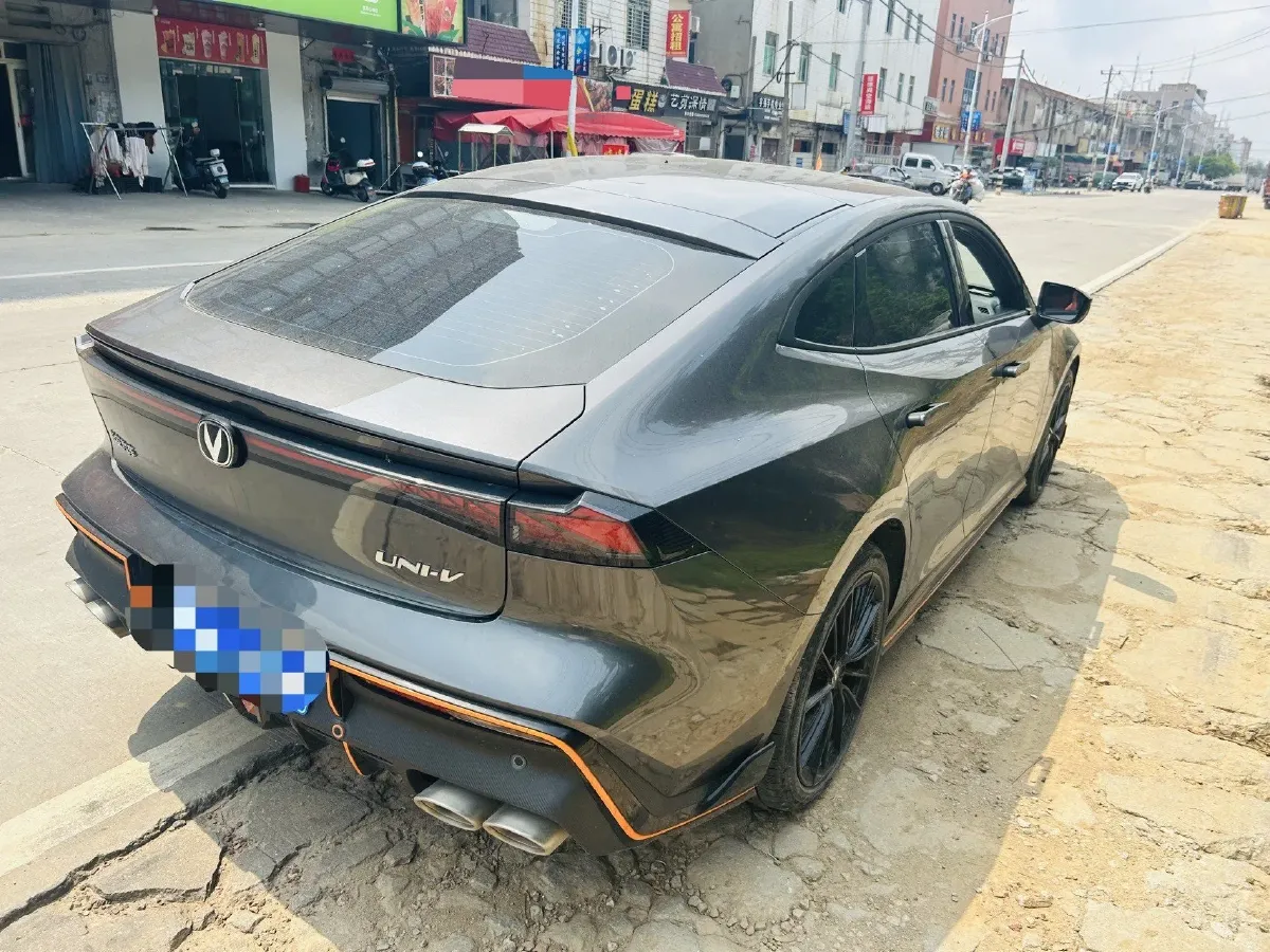 2022 ChangAn UNI-V 1.5T 188HP L4 7DCT,autocango,china used car exporter,china ev exporter,chinese used car exporter,chinese used ev exporter