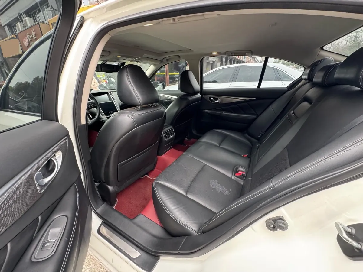 2018 Jeep Grand Commander 2.0T 265HP L4 9AT,autocango,china used car exporter,china ev exporter,chinese used car exporter,chinese used ev exporter