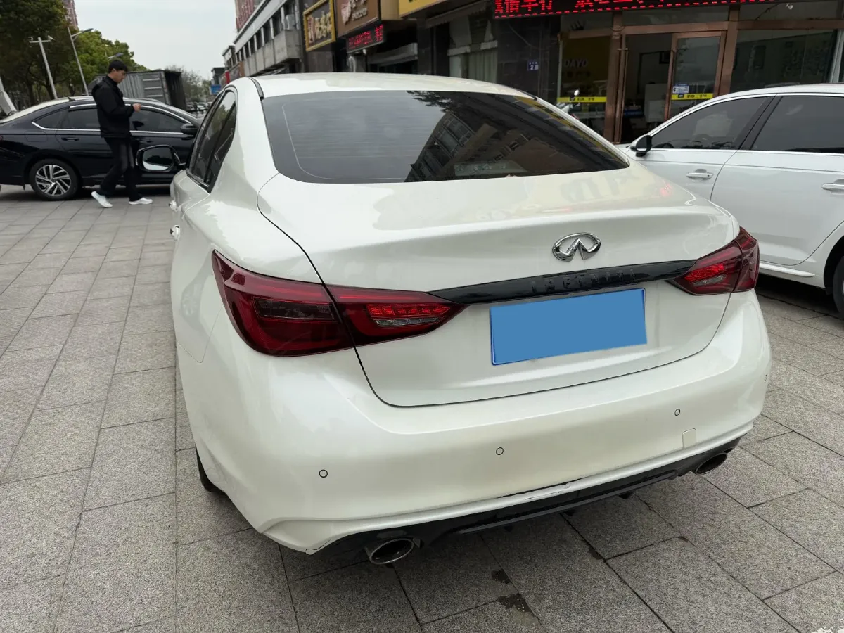 2018 Jeep Grand Commander 2.0T 265HP L4 9AT,autocango,china used car exporter,china ev exporter,chinese used car exporter,chinese used ev exporter