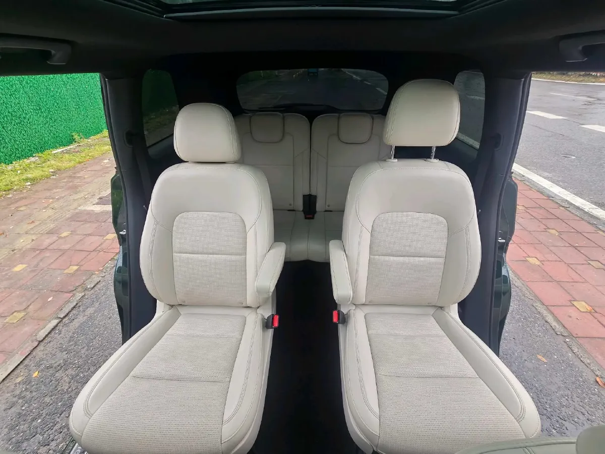 2021 Li ONE Range Extended 131HP REEV 40.5KWH,autocango,china used car exporter,china ev exporter,chinese used car exporter,chinese used ev exporter