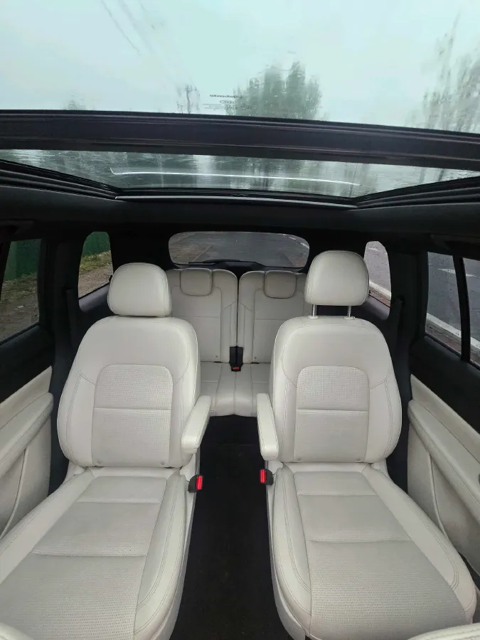 2021 Li ONE Range Extended 131HP REEV 40.5KWH,autocango,china used car exporter,china ev exporter,chinese used car exporter,chinese used ev exporter