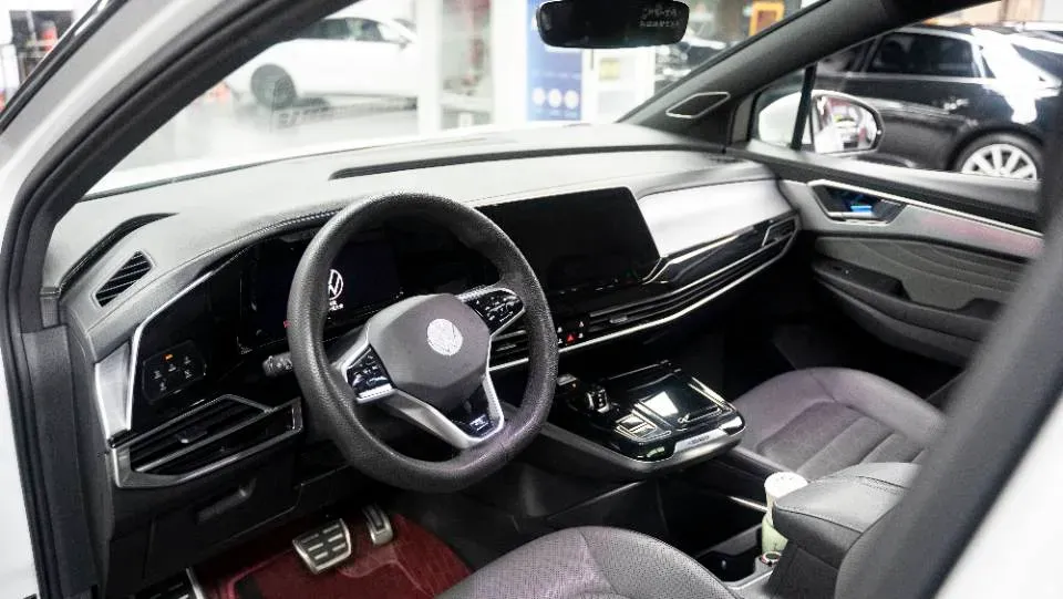 2021 Volkswagen Talagon 2.0T 220HP L4 7DCT,autocango,china used car exporter,china ev exporter,chinese used car exporter,chinese used ev exporter