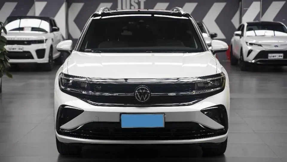 2021 Volkswagen Talagon 2.0T 220HP L4 7DCT,autocango,china used car exporter,china ev exporter,chinese used car exporter,chinese used ev exporter