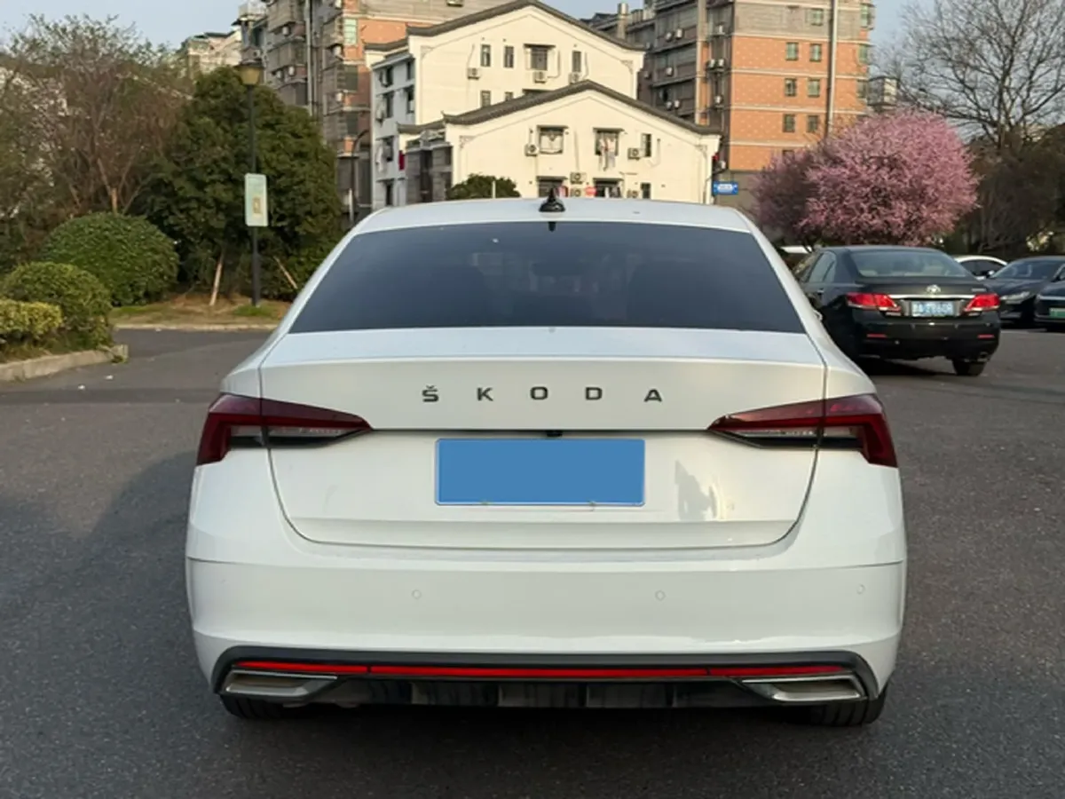 2022 Skoda Octavia 1.4T 150HP L4 7DCT,autocango,china used car exporter,china ev exporter,chinese used car exporter,chinese used ev exporter