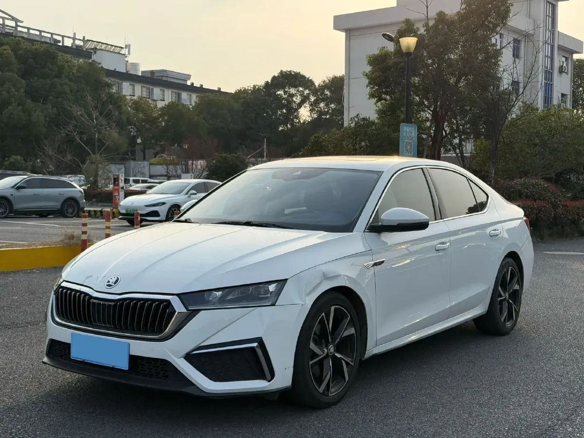 2022 Skoda Octavia 1.4T 150HP L4 7DCT,autocango,china used car exporter,china ev exporter,chinese used car exporter,chinese used ev exporter