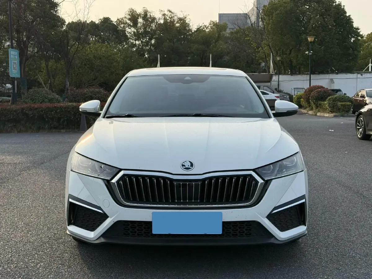 2022 Skoda Octavia 1.4T 150HP L4 7DCT,autocango,china used car exporter,china ev exporter,chinese used car exporter,chinese used ev exporter