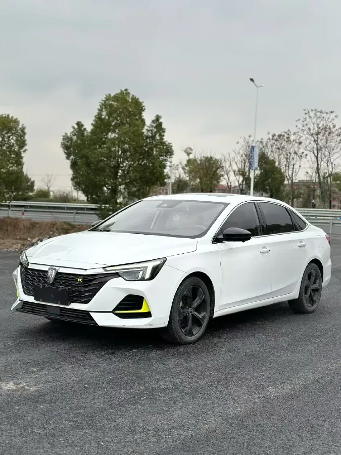 2020 Roewe i6 1.5T 169HP L4 7DCT,autocango,china used car exporter,china ev exporter,chinese used car exporter,chinese used ev exporter